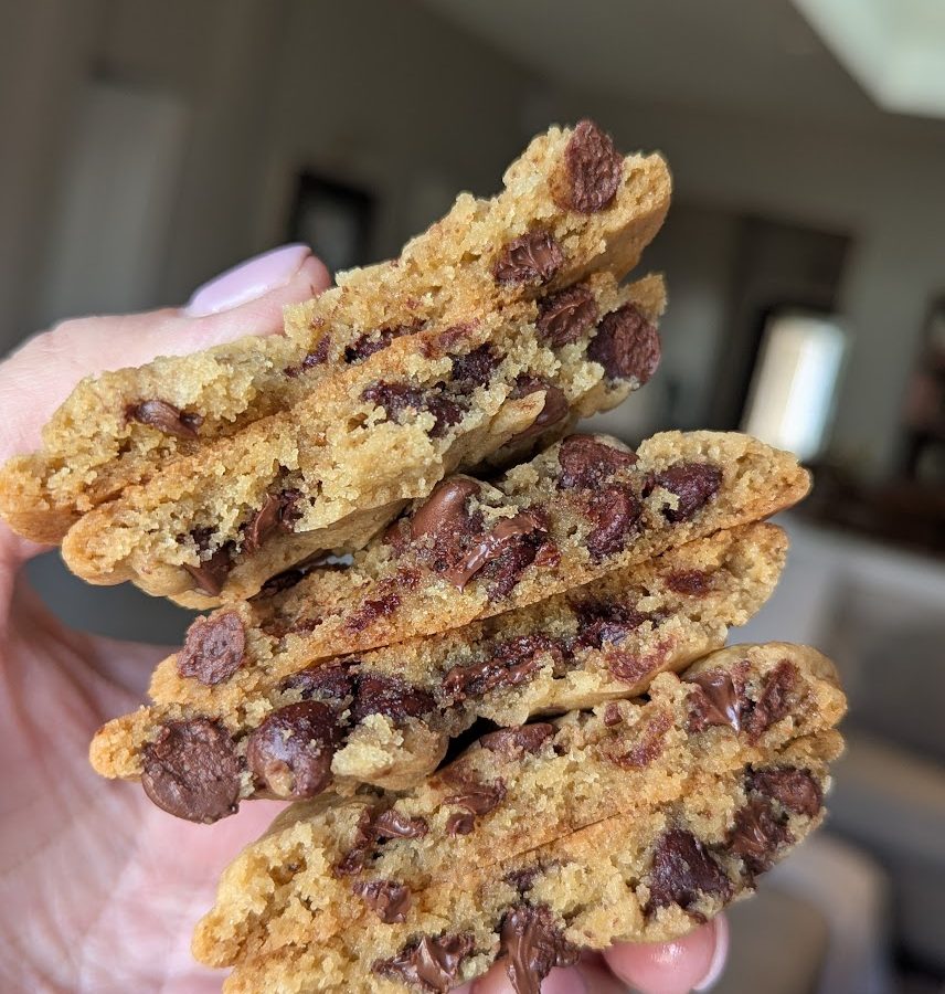 Chocolate Chip Cookies (6-cookies)
