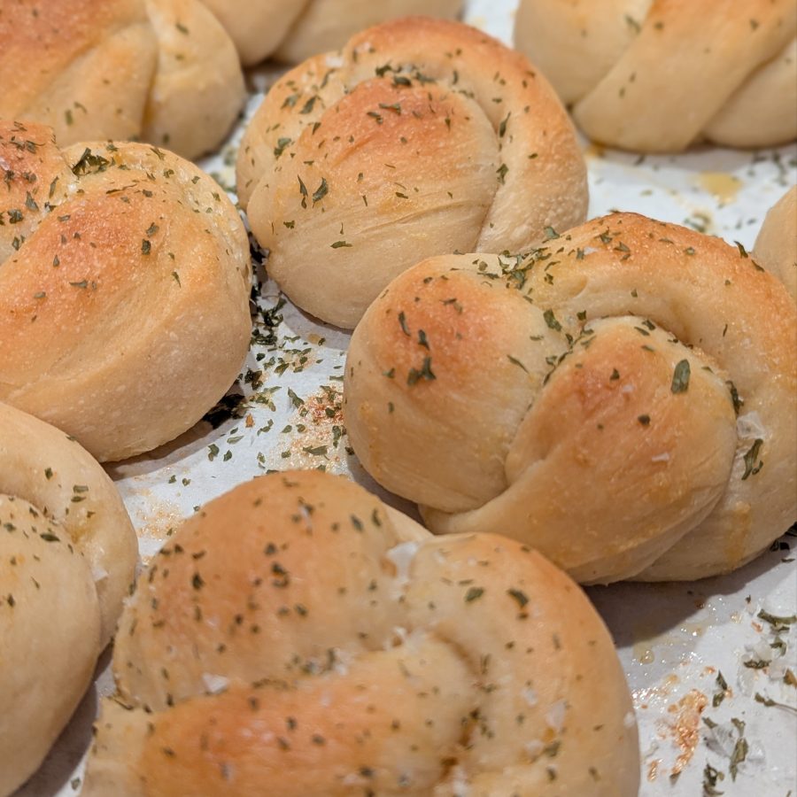 Sourdough Garlic Knots
(Qty 10)